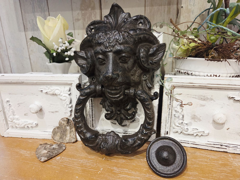 Massiver Türklopfer "Stilisierter Widder" Gusseisen