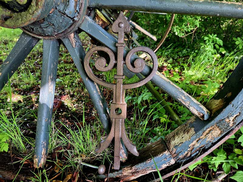 Historisch anmutender Maueranker Wandanker 50cm Gusseisen dunkelbraun lackiert