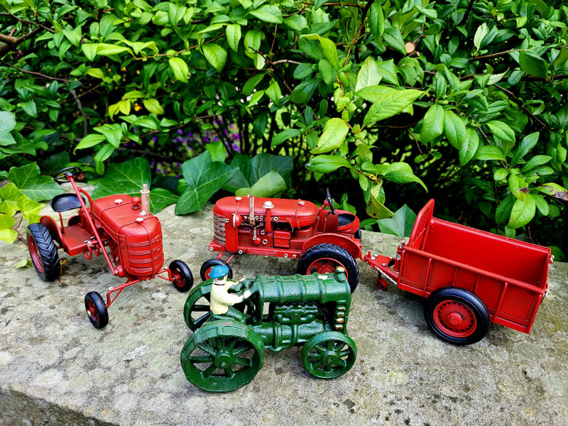 Modell Traktor Rot