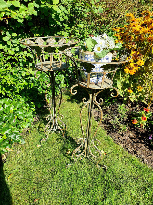 Blumenhalter antik Blumenhalter antik