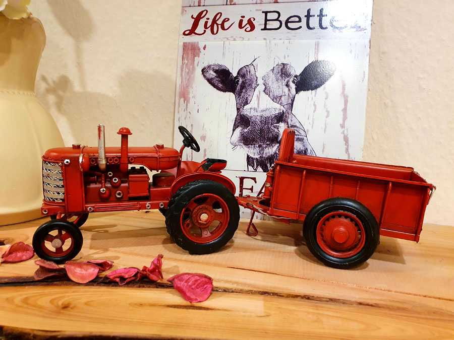 Modell Traktor rot