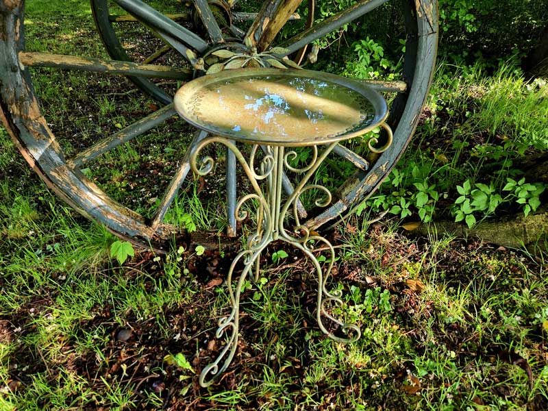 Große Stand-Vogeltränke Vogelbad "3 Vögelchen" 78cm hoch Aluminiumguss