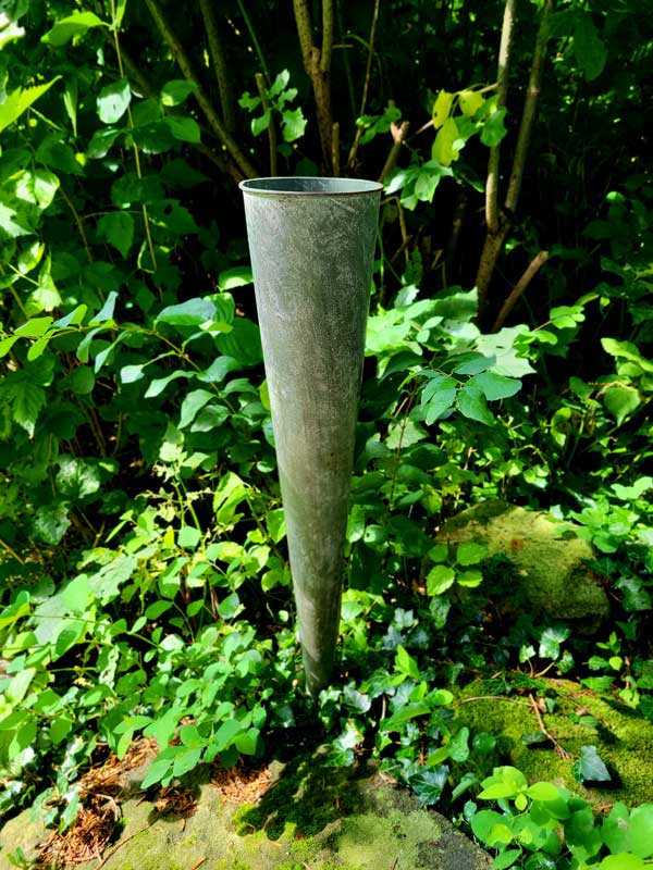 Pflanztüte Gartenstecker "Antik" 80cm hoch Konus Aluguss