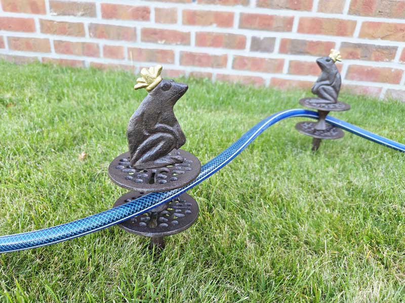 Nostalgische Gartenschlauchführung "Froschkönig" Gusseisen