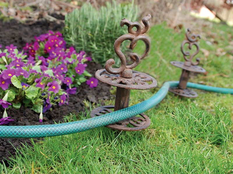 Nostalgische Gartenschlauchführung "Herz" Gusseisen