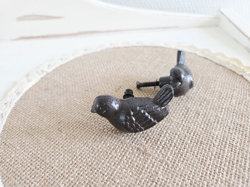 Romantischer Gusseisen Möbelknopf "Vögelchen"